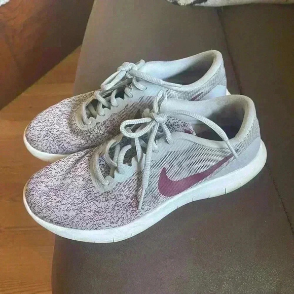 Nike Shoes - Nike shoes